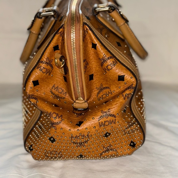 Preowned, 😍 MCM Visetos Studded Boston Bag, cognac coated canvas/leather trim - Picture 4 of 7